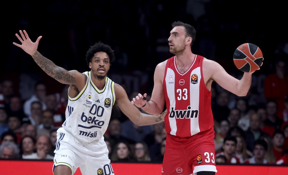 Feneru nikako ne prija crveno-belo, Furnije "poludeo" u Pireju i "uništio" prvaka Evrope